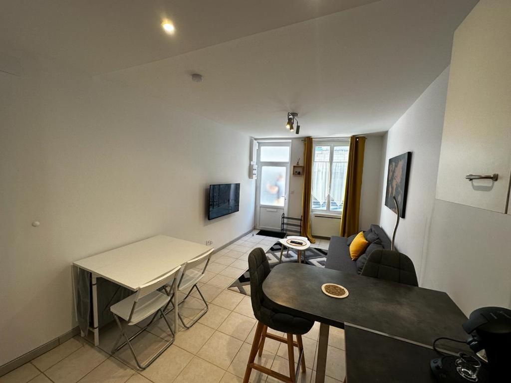 Le Saint Maixent, Maison De Ville, Baby Foot, Wifi Zewnętrze zdjęcie